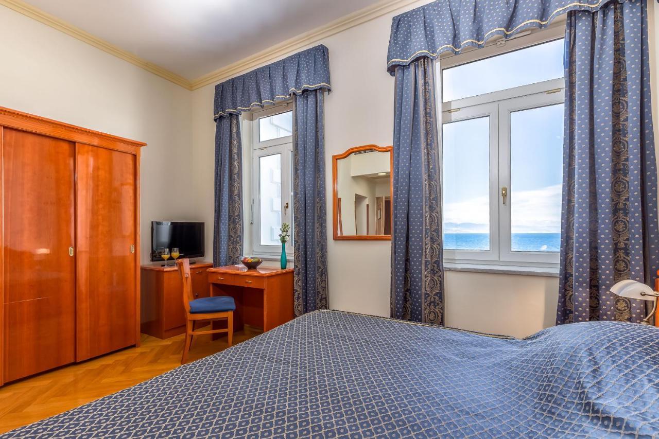 Hotel Galeb Opatija Exterior foto