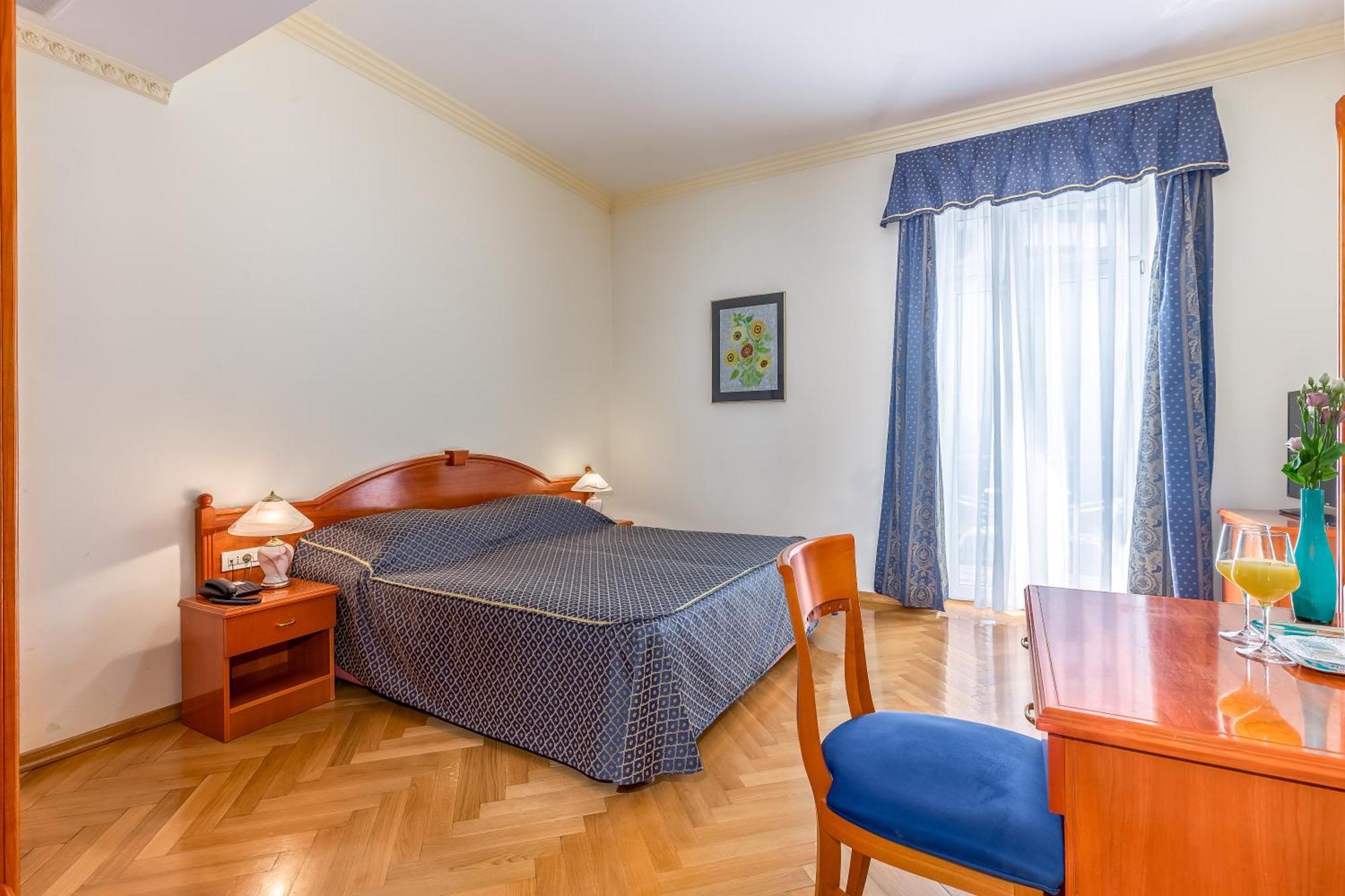 Hotel Galeb Opatija Exterior foto