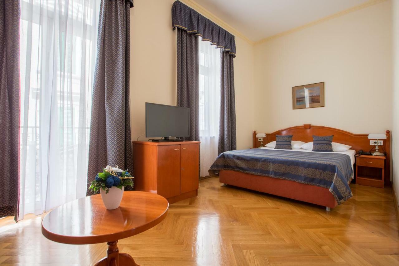 Hotel Galeb Opatija Exterior foto